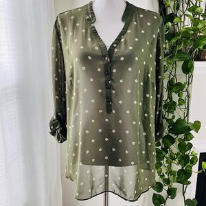 a.n.a. Green & White Floral Sheer Roll Tab Sleeve Lightweight Blouse - Size XL